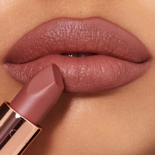 Charlotte Tilbury - Matte Revolution Lipstick - SUPERMODEL