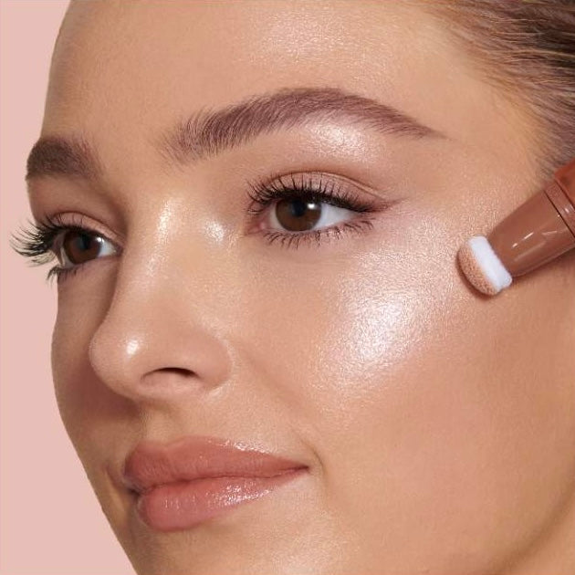Charlotte Tilbury - Beauty Highlighter Wand - SPOTLIGHT