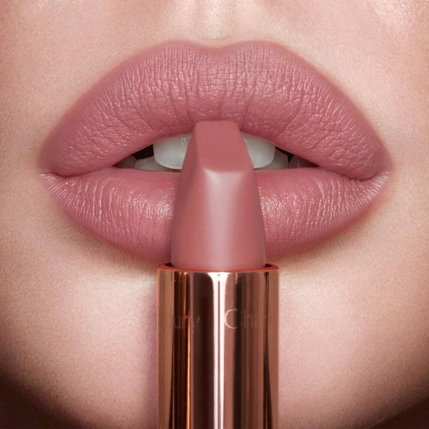 Charlotte Tilbury - Matte Revolution Lipstick - PILLOW TALK