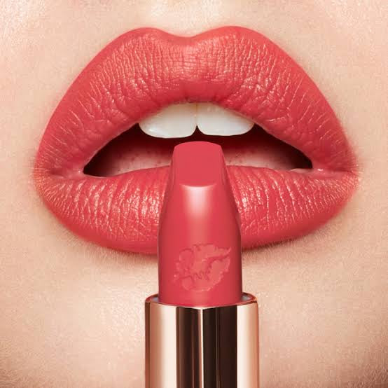 Charlotte Tilbury - Hot Lips Lipstick 2 - CARINA’S STAR