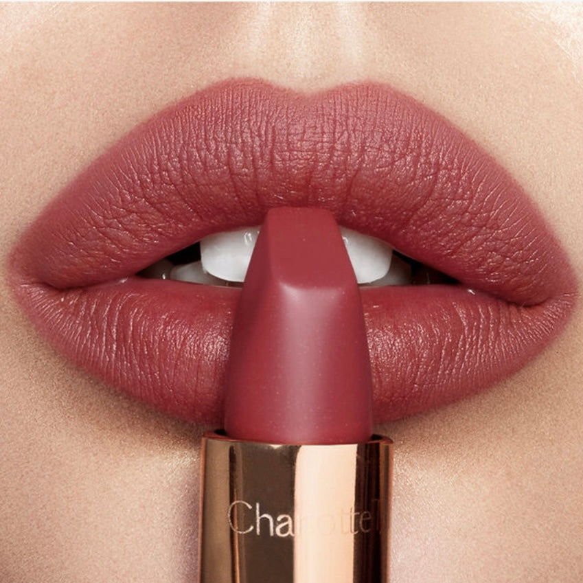 Charlotte Tilbury - Matte Revolution Lipstick - M-I-KISS