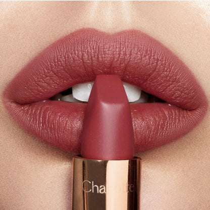 Charlotte Tilbury - Matte Revolution Lipstick - M-I-KISS